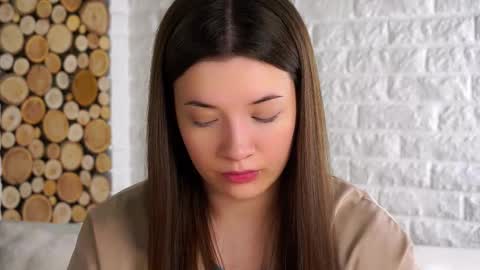 Lucy online show from November 2025 02:03:02 AM