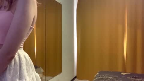 Elina online show from September 2025 09:03:01 AM