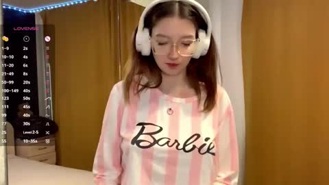 Elina online show from October 2025 09:10:02 AM