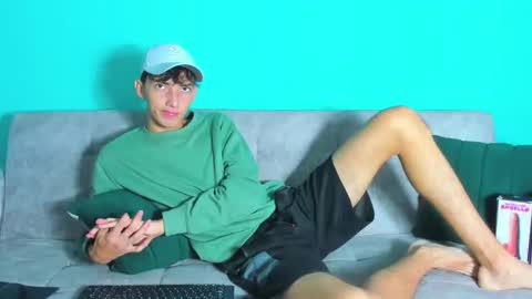 Maikol online show from October 2025 12:42:02 PM