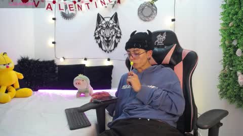 Maiky Cooper online show from February 2025 03:31:02 AM