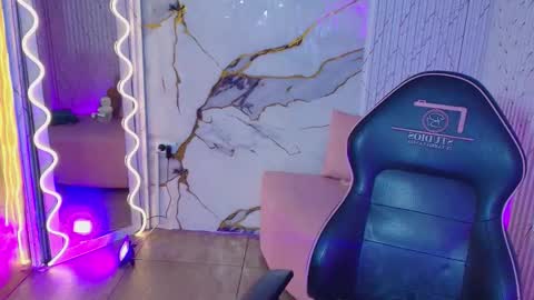 Maile online show from March 2026 03:39:02 AM