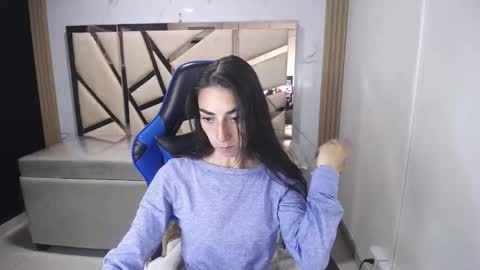 Maily online show from November 2025 02:58:01 AM