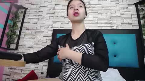  MAILY CAN  online show from September 2025 01:14:02 PM