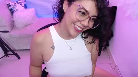 Maily online show from October 2025 08:37:02 PM