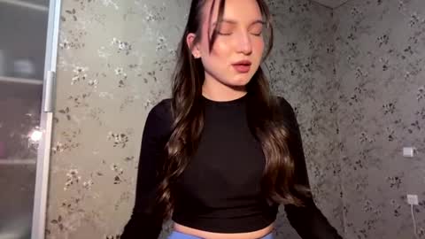 DIna online show from April 2026 02:03:02 PM