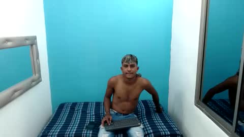 Snapshot of mairk18 chatting on February 2025 01:19:01 PM MAIRK online show from February 2025 01:19:01 PM