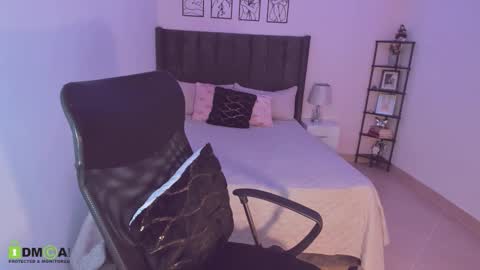 Maite online show from September 2025 11:27:02 PM