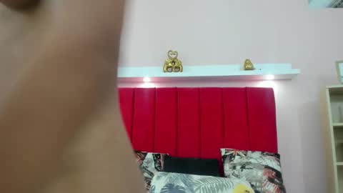 maite_milky18 online show from November 2025 12:31:01 AM