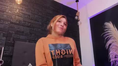maite_smith69 online show from November 2025 01:45:01 PM