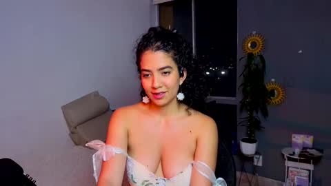 Snapshot of maithe_perroni chatting on February 2026 12:26:01 AM Lauu online show from February 2026 12:26:01 AM