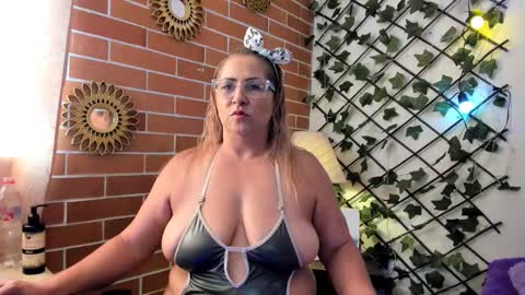 majahills online show from November 2025 08:18:01 PM