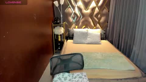 Snapshot of majestictspatty chatting on November 2025 07:24:01 PM Patty Grey online show from November 2025 07:24:01 PM