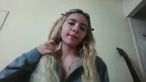 Snapshot of majo_gomezz chatting on November 2025 05:47:01 PM majo_gomezz online show from November 2025 05:47:01 PM
