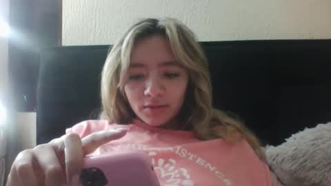 Snapshot of majo_gomezz chatting on November 2025 12:20:01 AM majo_gomezz online show from November 2025 12:20:01 AM