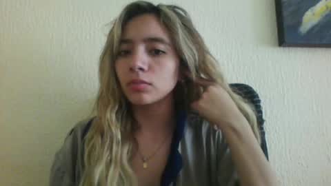 Snapshot of majo_gomezz chatting on December 2025 03:50:02 PM majo_gomezz online show from December 2025 03:50:02 PM