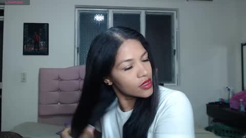 Snapshot of makennaa_1 chatting on May 2026 10:12:01 AM MAKENNAA online show from May 2026 10:12:01 AM