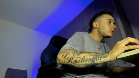 ADAM         online show from November 2025 04:01:02 AM