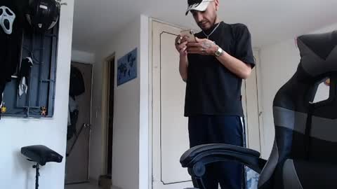 Snapshot of malek_xarx chatting on April 2026 06:27:02 PM malek_xarx online show from April 2026 06:27:02 PM