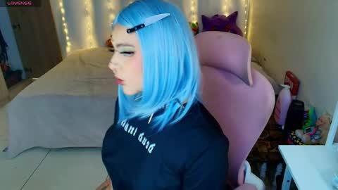 maliciaxpoison online show from April 2026 06:06:01 AM