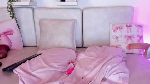 Malka online show from October 2025 08:19:01 PM