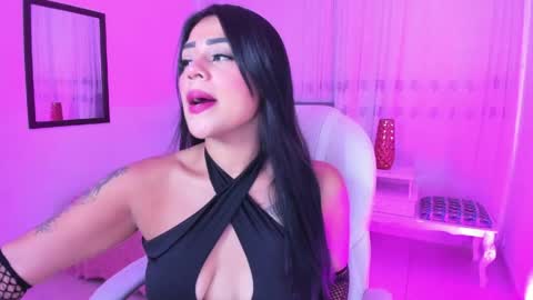 Snapshot of mallorie_owens chatting on April 2026 04:21:02 PM Mallorie online show from April 2026 04:21:02 PM