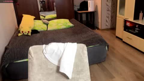 Jinny online show from April 2026 08:09:02 PM