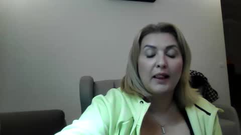 malorine online show from February 2026 07:20:01 PM