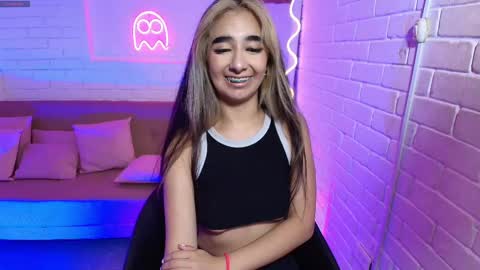 Malory  online show from March 2025 07:12:02 PM