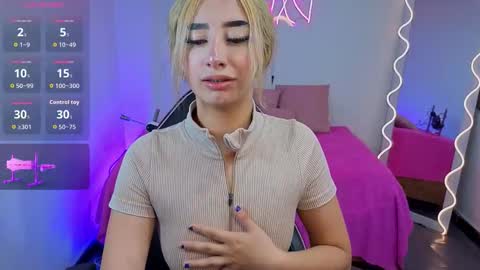 Malory  online show from September 2025 07:13:01 PM