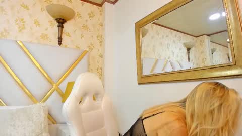 Snapshot of malorysweet chatting on October 2025 11:43:01 AM MalorySweet online show from October 2025 11:43:01 AM