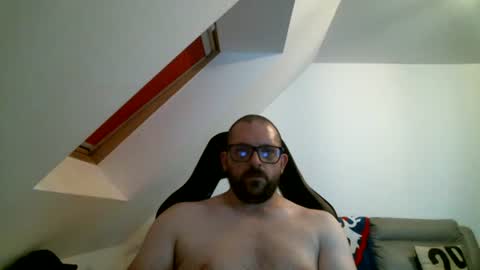 Snapshot of malou2927 chatting on June 2026 03:16:01 AM breton online show from June 2026 03:16:01 AM