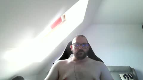 Snapshot of malou2927 chatting on June 2026 07:13:01 AM breton online show from June 2026 07:13:01 AM