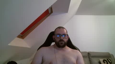 Snapshot of malou2927 chatting on June 2026 03:22:01 AM breton online show from June 2026 03:22:01 AM
