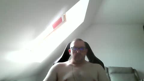 Snapshot of malou2927 chatting on July 2026 07:21:01 AM breton online show from July 2026 07:21:01 AM