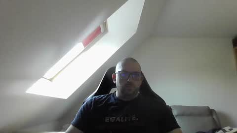Snapshot of malou2927 chatting on July 2026 07:28:02 AM breton online show from July 2026 07:28:02 AM