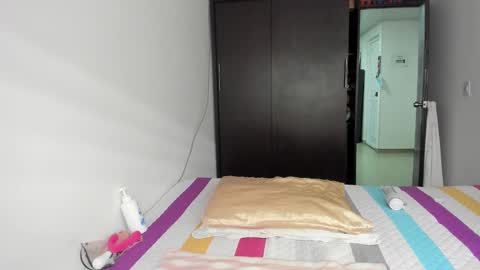 instagram  nueela   online show from December 2024 08:33:02 PM