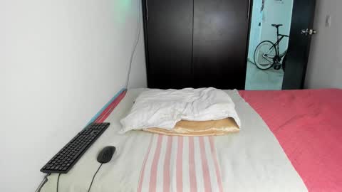 instagram  nueela   online show from January 2025 09:36:02 PM