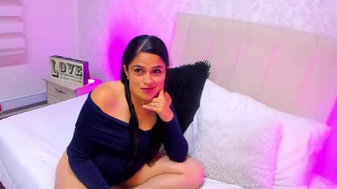 Snapshot of malurivers chatting on April 2026 04:04:01 AM Milu online show from April 2026 04:04:01 AM