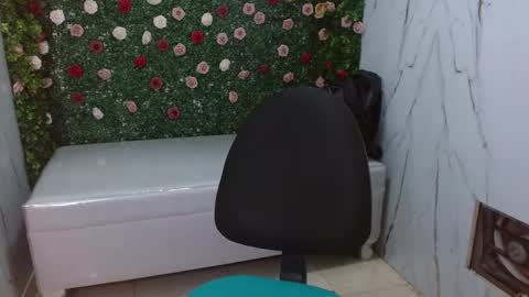 man_san11 online show from December 2025 03:31:01 PM