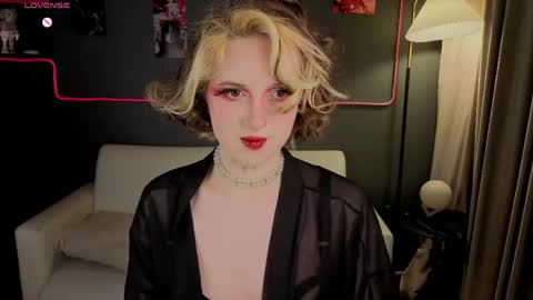 Snapshot of mandy_torres chatting on May 2026 10:06:02 PM Luna online show from May 2026 10:06:02 PM
