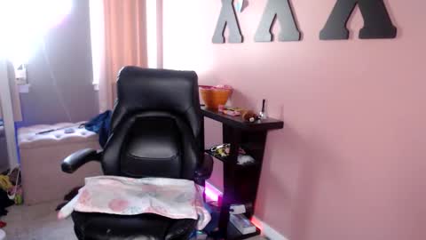 Snapshot of mandybabyxxx chatting on February 2026 06:52:02 PM MandyBabyXXX online show from February 2026 06:52:02 PM