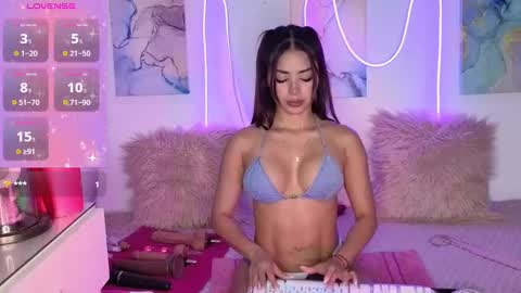 Mane Summers online show from September 2025 04:26:01 AM