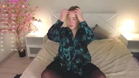 Snapshot of manic_pixie_ chatting on February 2025 10:59:02 AM manic_pixie_ online show from February 2025 10:59:02 AM