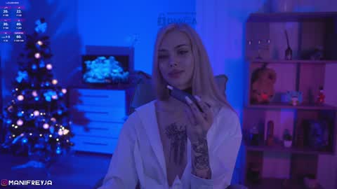 Snapshot of manifreyja chatting on January 2025 12:49:01 AM Amelie online show from January 2025 12:49:01 AM