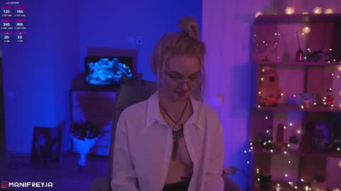 Snapshot of manifreyja chatting on February 2025 06:13:02 AM Amelie online show from February 2025 06:13:02 AM