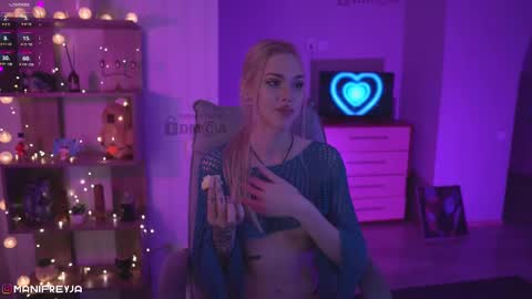 Snapshot of manifreyja chatting on February 2025 01:19:02 AM Amelie online show from February 2025 01:19:02 AM