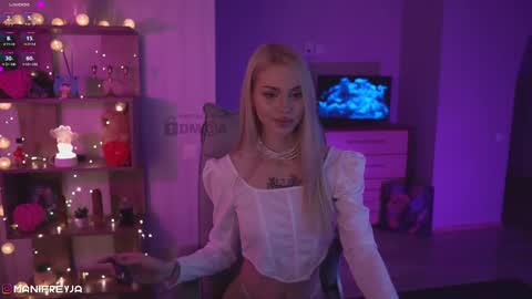 Snapshot of manifreyja chatting on February 2025 11:51:02 PM Amelie online show from February 2025 11:51:02 PM