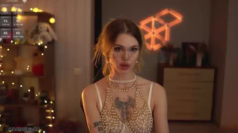 Snapshot of manifreyja chatting on October 2025 03:23:02 AM Amelie online show from October 2025 03:23:02 AM