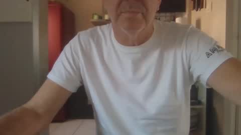 manngrossbite online show from February 2025 10:15:01 AM